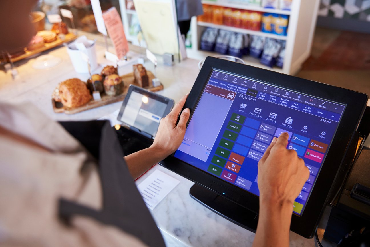 Read more about the article Tap, Track, Thrive: UAE’s Smarter POS Revolution